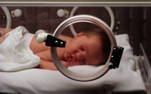 Chăm sóc trẻ sinh non như thế nào? 